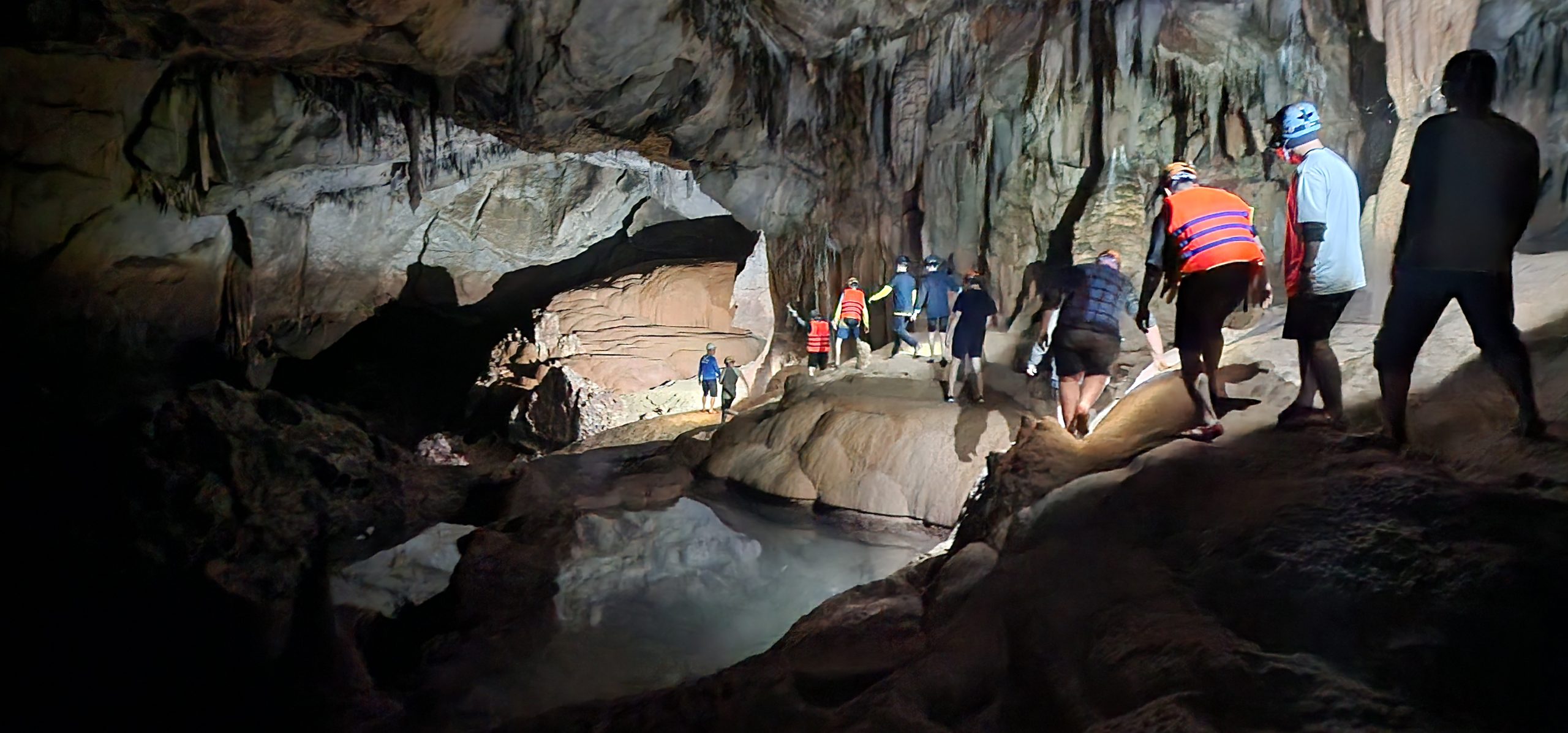 tour thám hiểm Phong Nha 4,5km