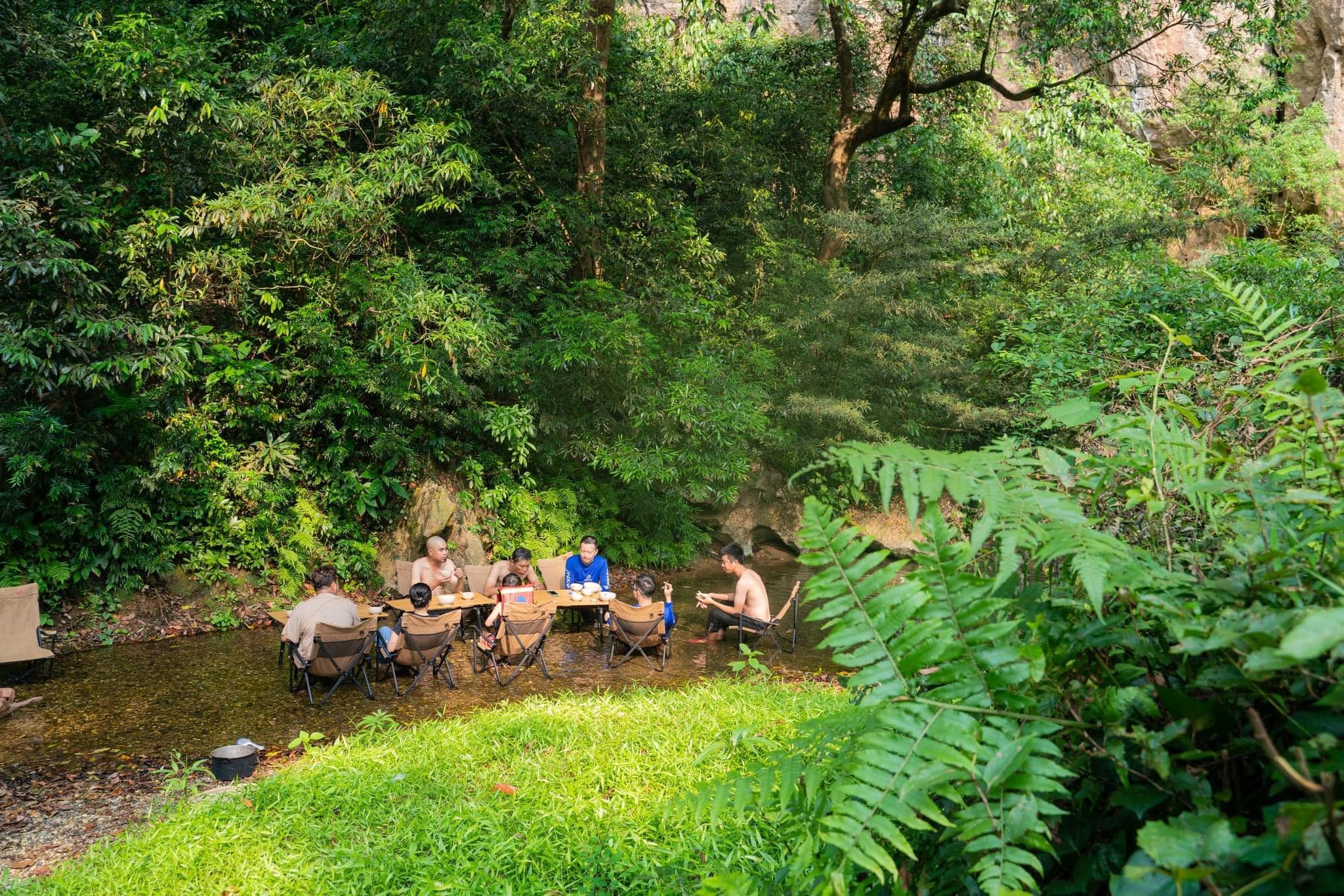 tour Trekking Thung Lũng Sinh Tồn Hang E